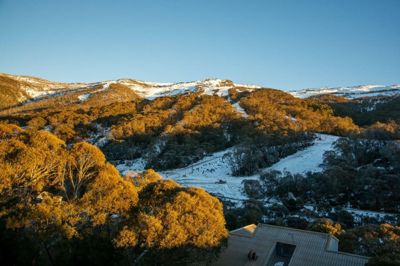 Bernti'S Mountain Inn Thredbo Exterior photo