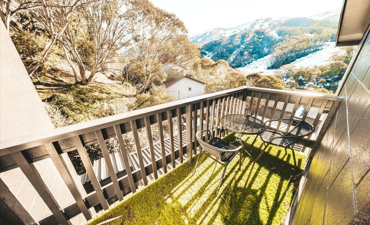 Bernti'S Mountain Inn Thredbo Exterior photo