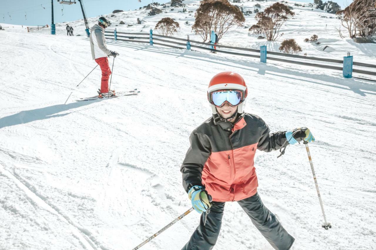 Bernti'S Mountain Inn Thredbo Exterior photo